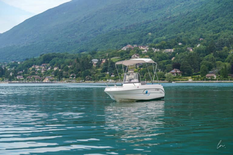 Location bateau sans permis sur le lac du Bourget - Nautic pulsion